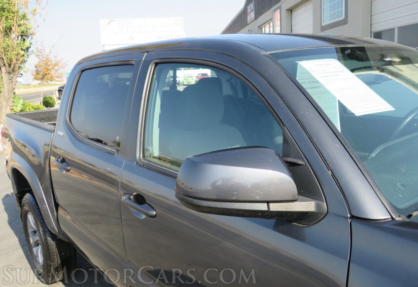 2017 Toyota Tacoma - Image 15
