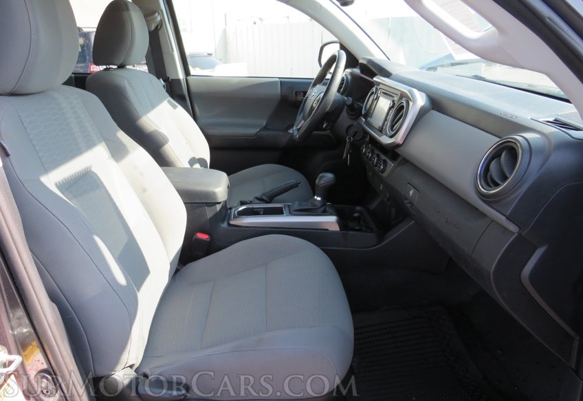 2017 Toyota Tacoma - Image 30