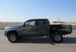 2017 Toyota Tacoma - Image 10