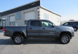 2017 Toyota Tacoma - Image 9