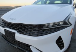 2022 Kia K5 - Image 17