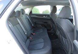 2022 Kia K5 - Image 28