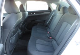 2022 Kia K5 - Image 29