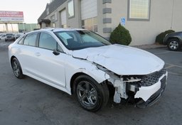 2022 Kia K5 - Image 3