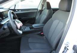 2022 Kia K5 - Image 27