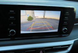 2022 Kia K5 - Image 40