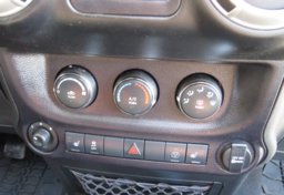 2015 Jeep Wrangler Unlimited - Image 34