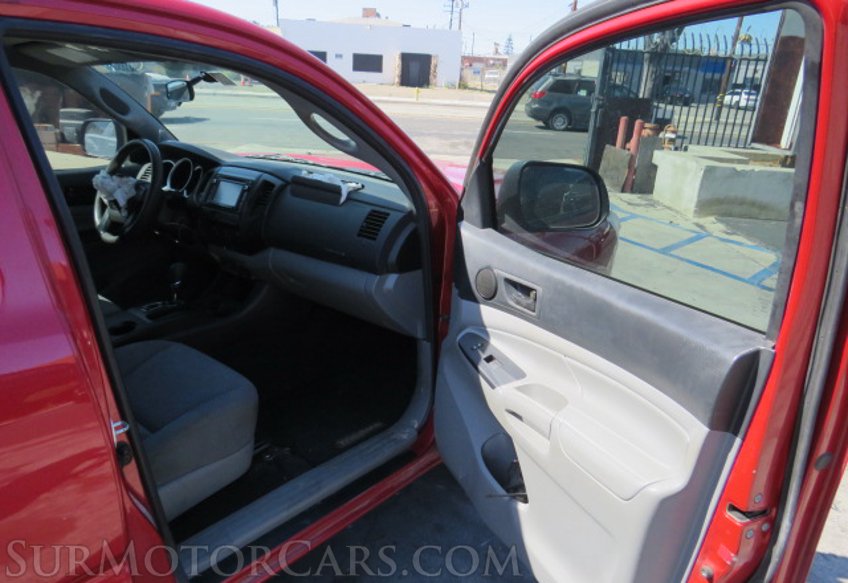 2014 Toyota Tacoma - Image 18