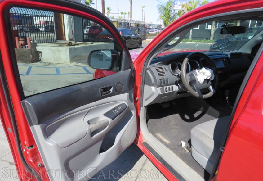 2014 Toyota Tacoma - Image 17
