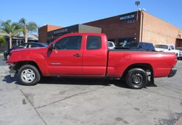 2014 Toyota Tacoma - Image 5