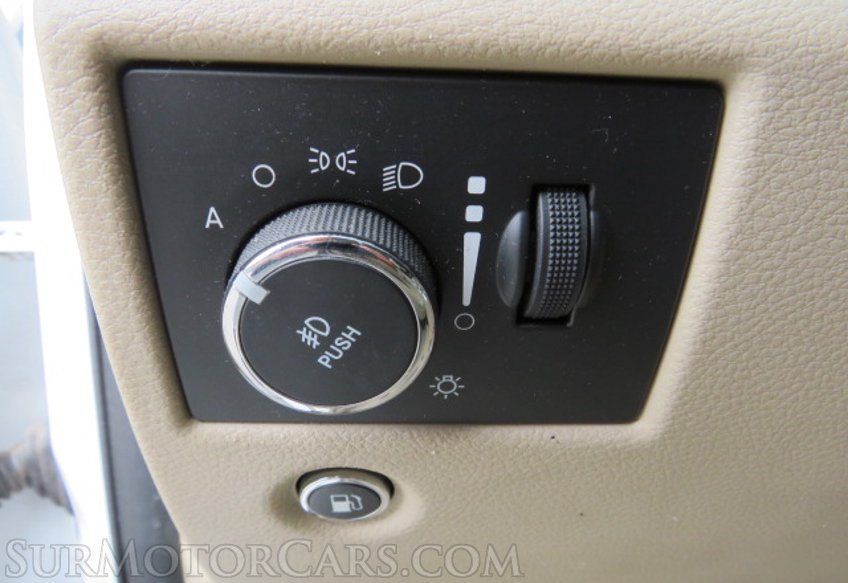 2015 Jeep Grand Cherokee - Image 39