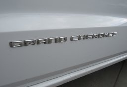 2015 Jeep Grand Cherokee - Image 19