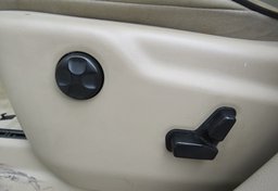 2015 Jeep Grand Cherokee - Image 40