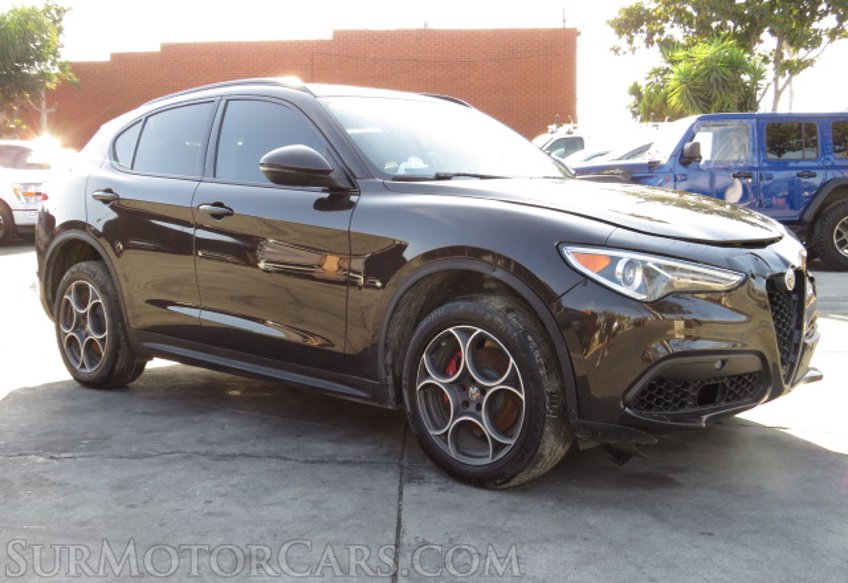 2018 Alfa Romeo Stelvio - Image 3