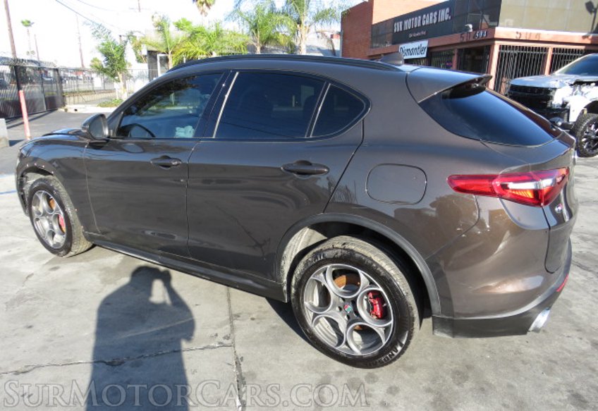 2018 Alfa Romeo Stelvio - Image 6