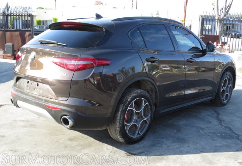 2018 Alfa Romeo Stelvio - Image 7