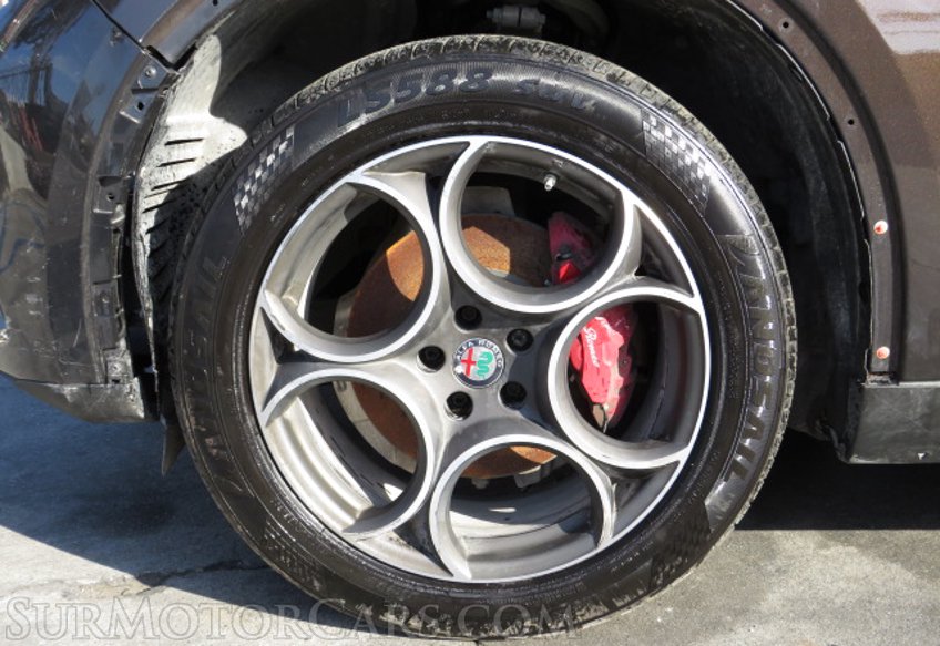 2018 Alfa Romeo Stelvio - Image 17