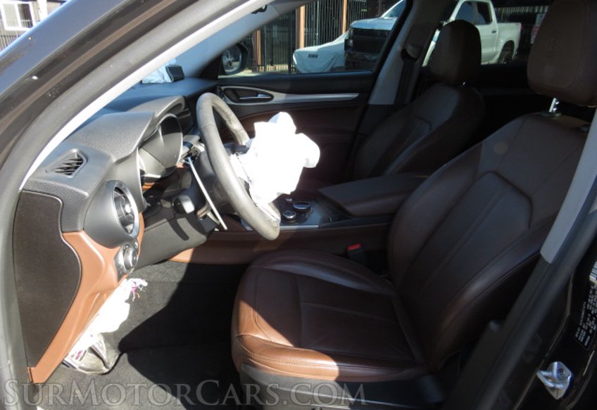 2018 Alfa Romeo Stelvio - Image 25