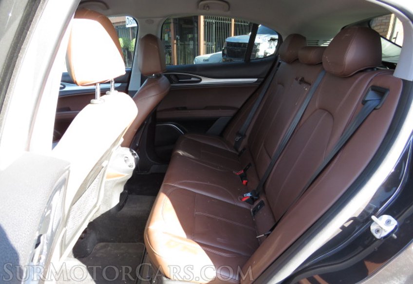 2018 Alfa Romeo Stelvio - Image 29