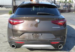 2018 Alfa Romeo Stelvio - Image 10