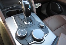 2018 Alfa Romeo Stelvio - Image 46