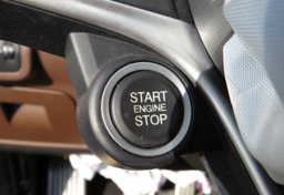 2018 Alfa Romeo Stelvio - Image 36