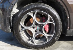 2018 Alfa Romeo Stelvio - Image 17