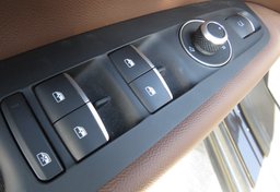 2018 Alfa Romeo Stelvio - Image 40