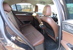 2018 Alfa Romeo Stelvio - Image 32