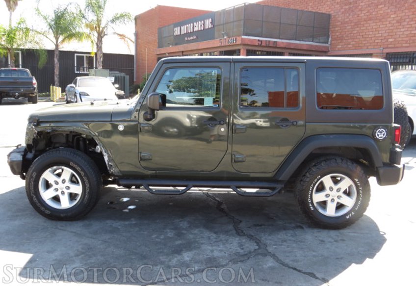 2016 Jeep Wrangler Unlimited - Image 12