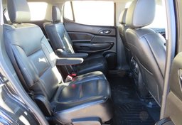 2018 GMC Acadia - Image 37