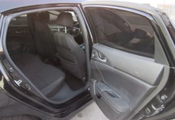 2017 Honda Civic Hatchback - Image 23