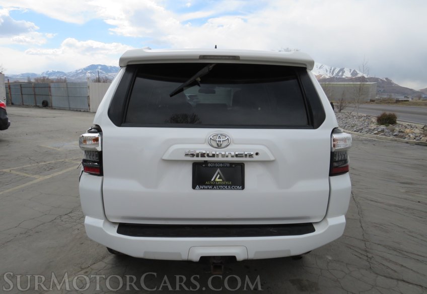 2015 Toyota 4Runner - Image 10