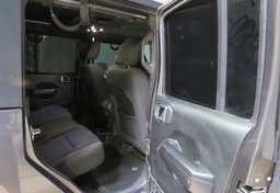 2021 Jeep Gladiator - Image 26