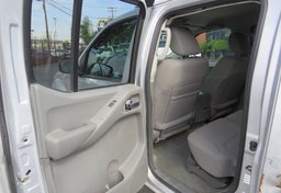 2016 Nissan Frontier - Image 25