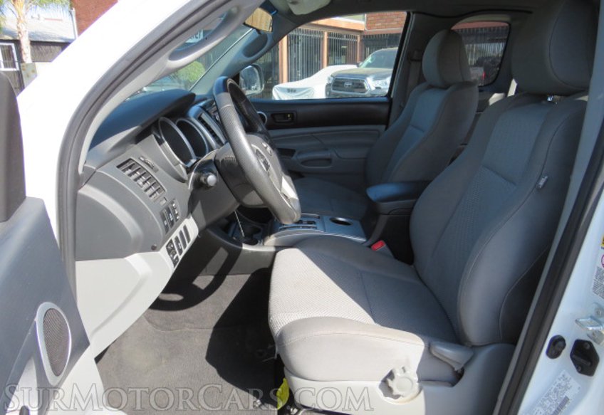2014 Toyota Tacoma - Image 21