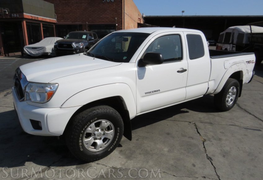 2014 Toyota Tacoma - Image 2