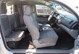 2014 Toyota Tacoma - Image 23