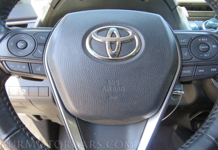 2020 Toyota Camry - Image 32