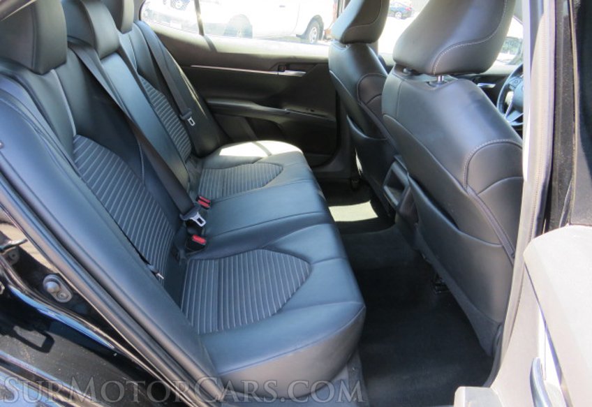 2020 Toyota Camry - Image 28