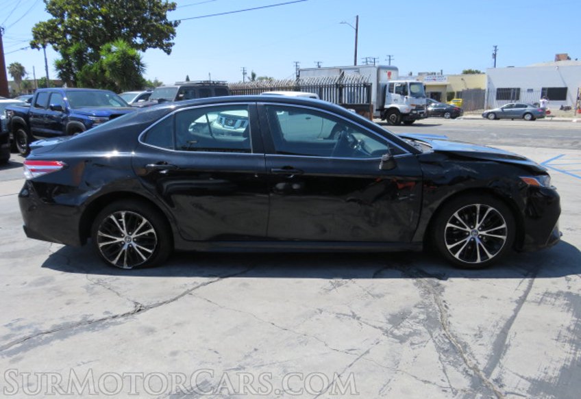 2020 Toyota Camry - Image 11