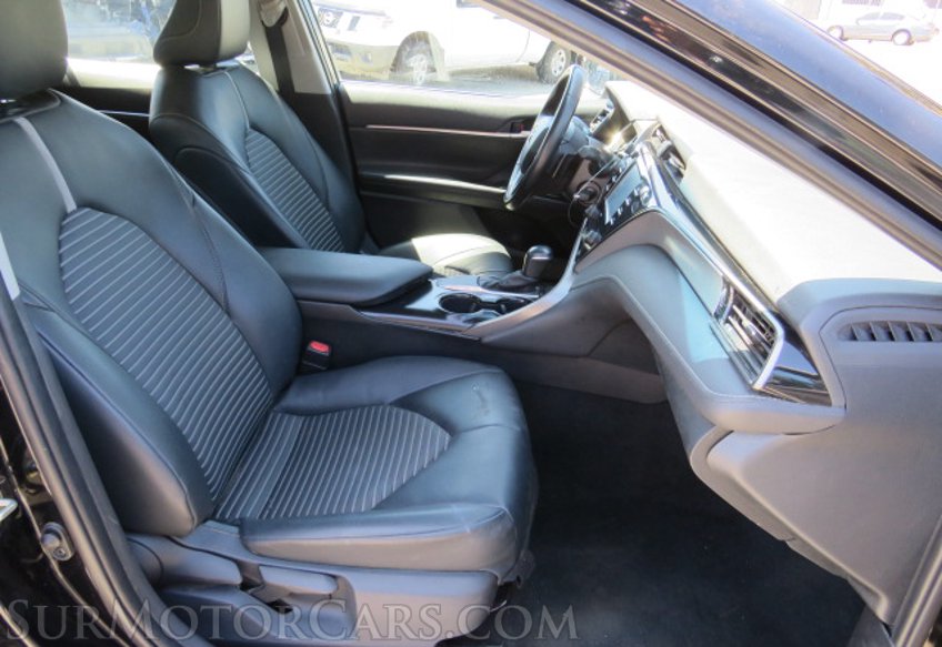 2020 Toyota Camry - Image 24