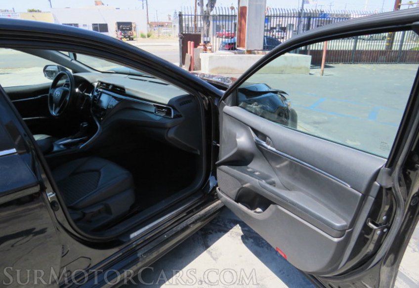 2020 Toyota Camry - Image 20