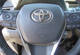 2020 Toyota Camry - Image 32