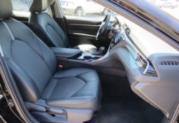 2020 Toyota Camry - Image 24