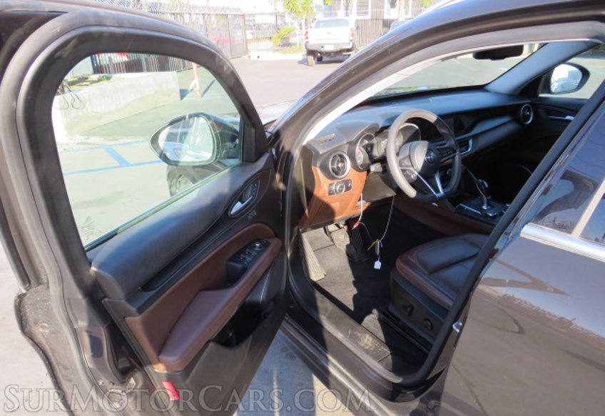 2018 Alfa Romeo Stelvio - Image 15