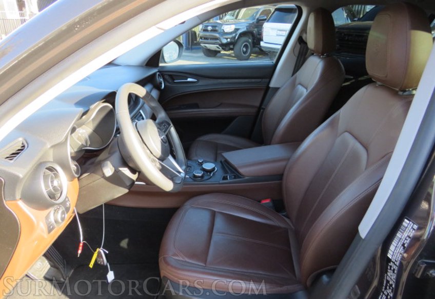 2018 Alfa Romeo Stelvio - Image 18