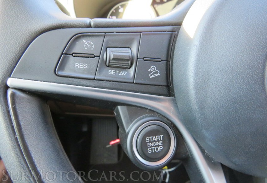 2018 Alfa Romeo Stelvio - Image 32