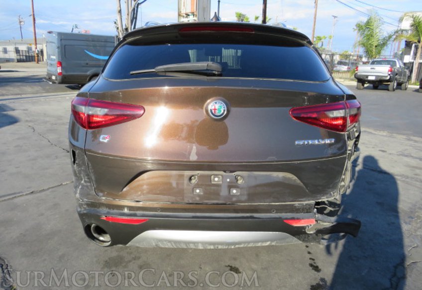 2018 Alfa Romeo Stelvio - Image 10