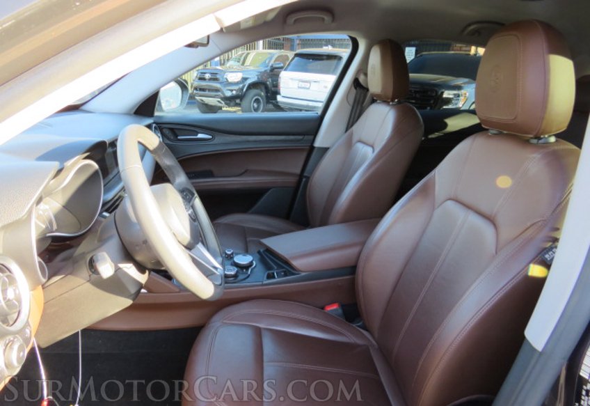 2018 Alfa Romeo Stelvio - Image 19